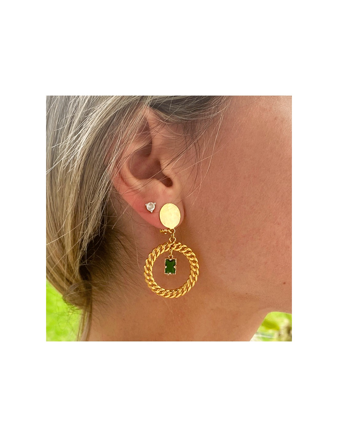 paire de boucle d'oreilles dorées avec pierre bleue : Achat occasion