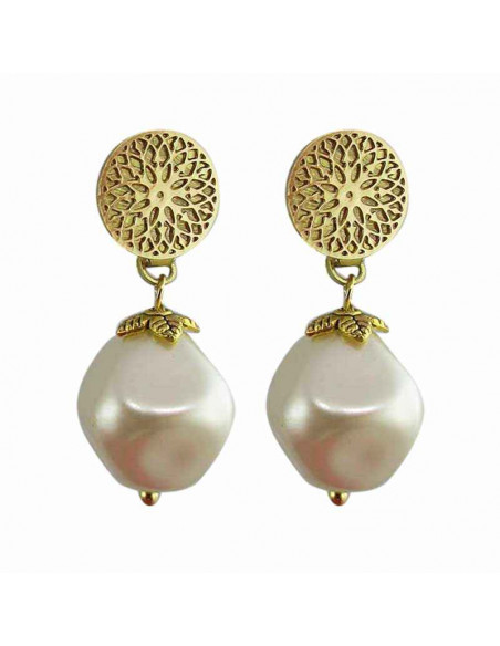 Boucle d'oreille clip nacre cabossée