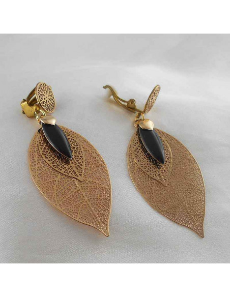 Boucle d'oreille clip doré feuille noire