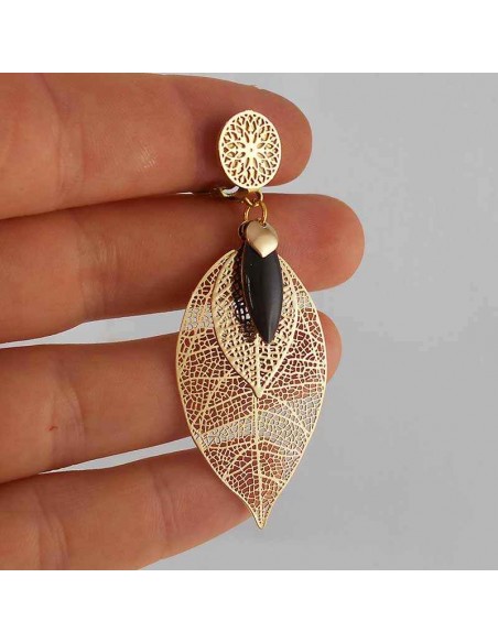 Boucle d'oreille feuille dorée noire