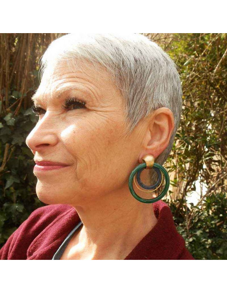 Boucle d'oreille clip résine